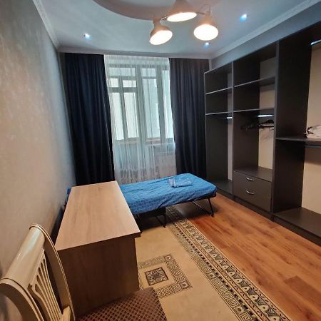 Комната В 4Х Комнатной Квартире Almaty Exterior photo